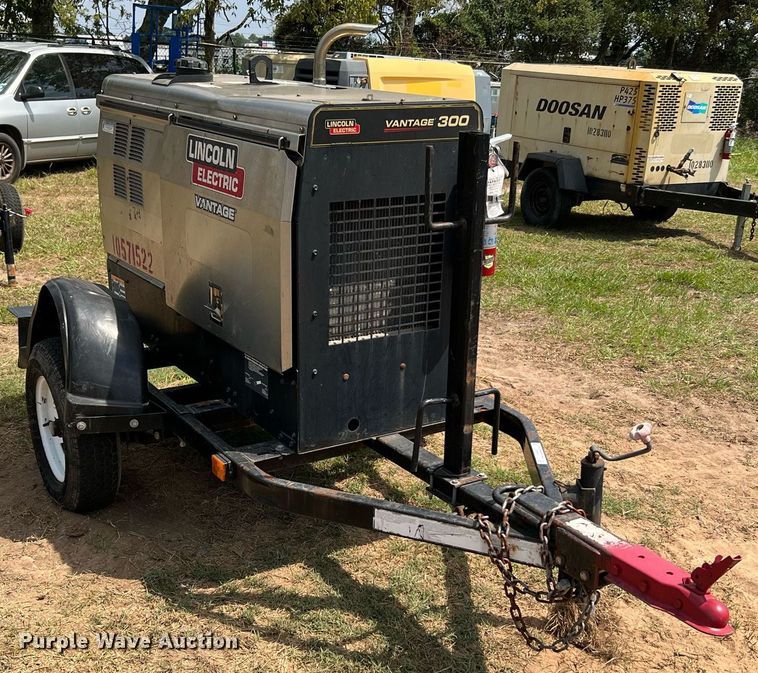 image for item LF9429 2017 Lincoln Electric Vantage 300  welder/generator