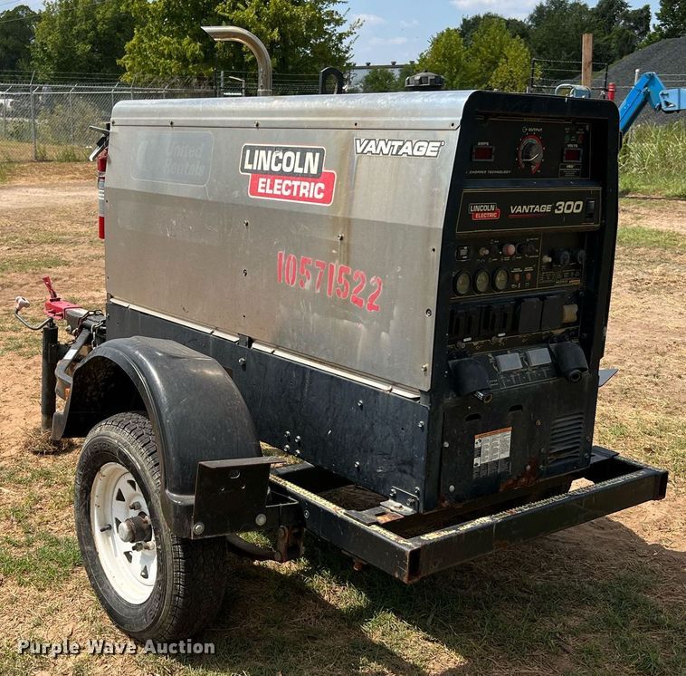 image for item LF9429 2017 Lincoln Electric Vantage 300  welder/generator