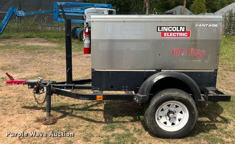 image for item LF9429 2017 Lincoln Electric Vantage 300  welder/generator