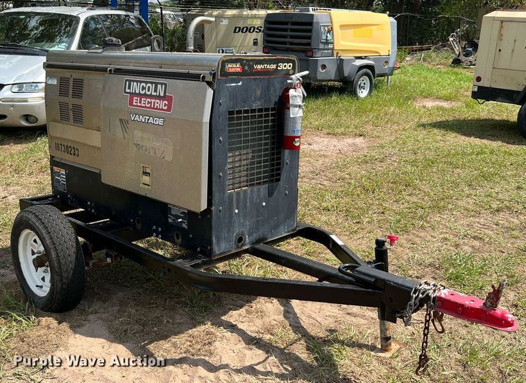 image for item LF9432 2018 Lincoln Electric Vantage 300  welder/generator