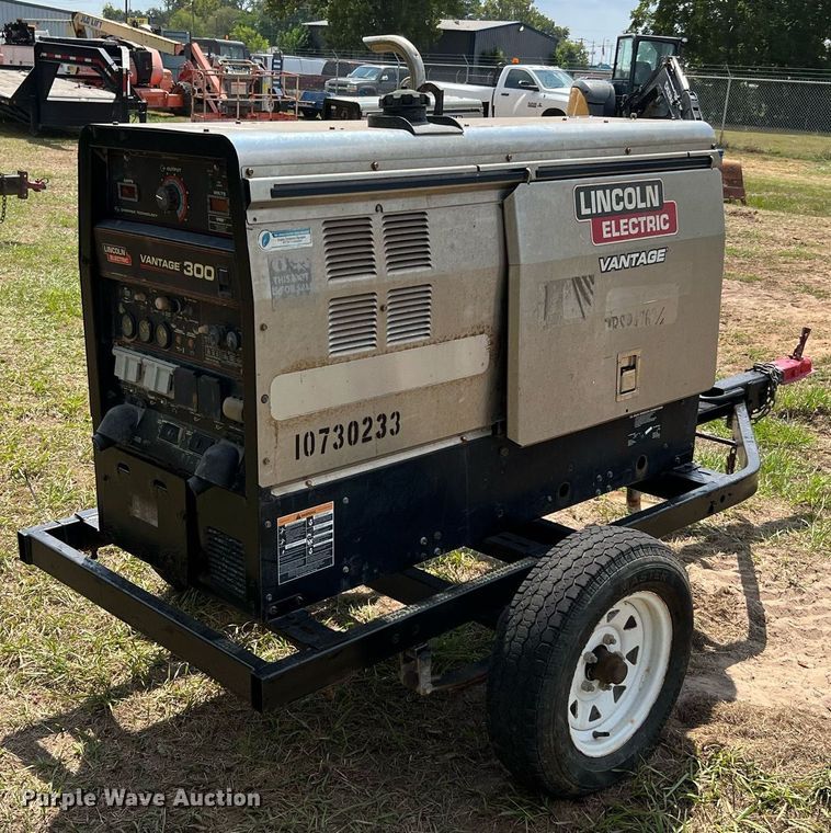 image for item LF9432 2018 Lincoln Electric Vantage 300  welder/generator