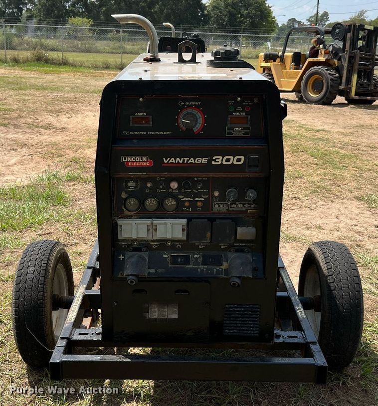 image for item LF9432 2018 Lincoln Electric Vantage 300  welder/generator