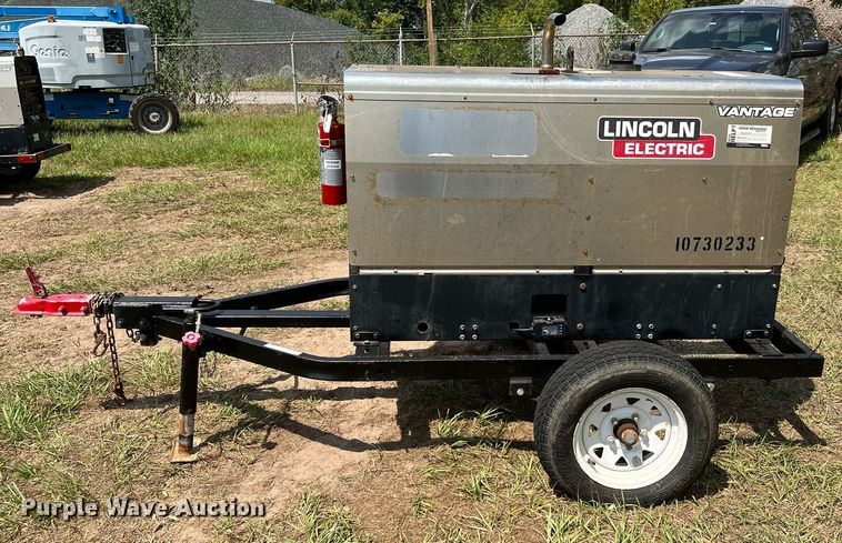 image for item LF9432 2018 Lincoln Electric Vantage 300  welder/generator