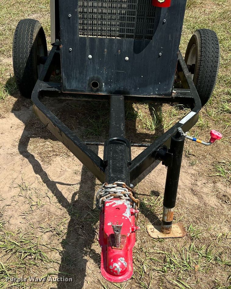 image for item LF9432 2018 Lincoln Electric Vantage 300  welder/generator