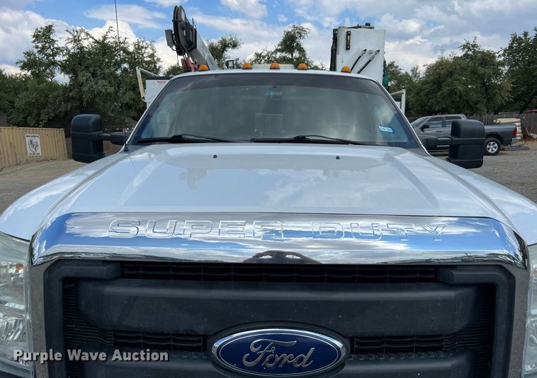 image for item LF9436 2015 Ford F550 Super Duty  utility / service truck