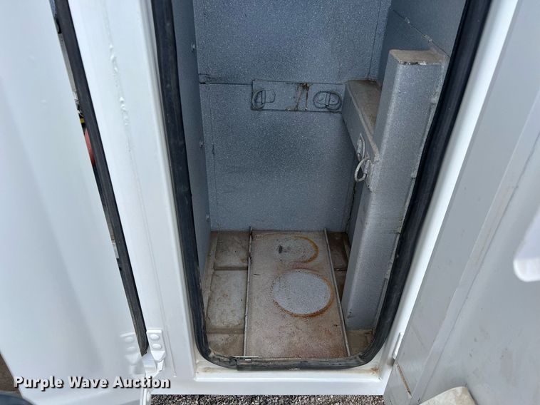 image for item LF9436 2015 Ford F550 Super Duty  utility / service truck