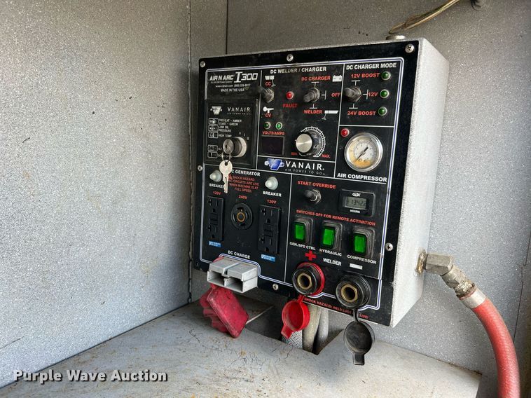 image for item LF9436 2015 Ford F550 Super Duty  utility / service truck