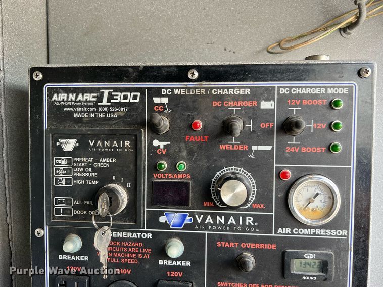 image for item LF9436 2015 Ford F550 Super Duty  utility / service truck