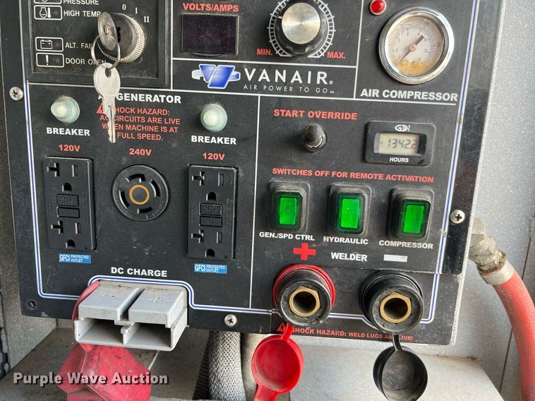 image for item LF9436 2015 Ford F550 Super Duty  utility / service truck