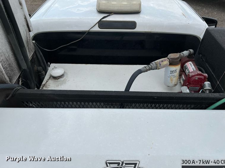 image for item LF9436 2015 Ford F550 Super Duty  utility / service truck