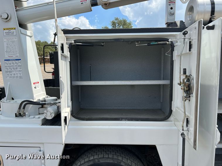 image for item LF9436 2015 Ford F550 Super Duty  utility / service truck