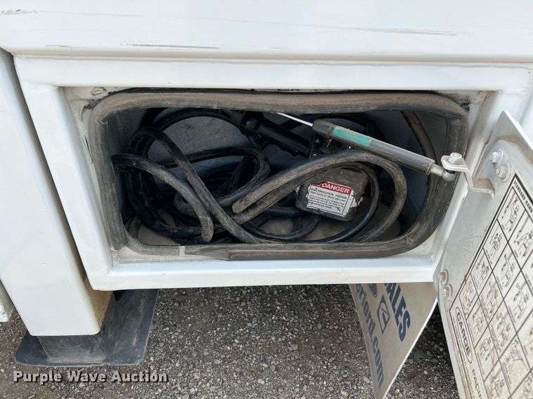 image for item LF9436 2015 Ford F550 Super Duty  utility / service truck