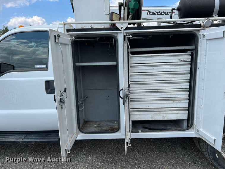 image for item LF9436 2015 Ford F550 Super Duty  utility / service truck