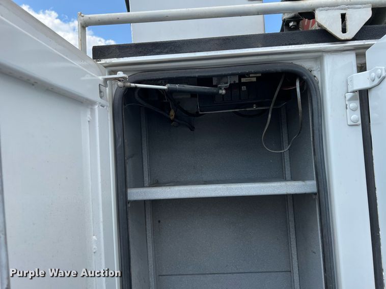 image for item LF9436 2015 Ford F550 Super Duty  utility / service truck