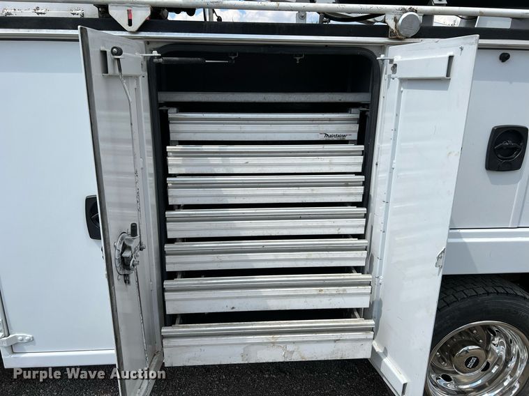 image for item LF9436 2015 Ford F550 Super Duty  utility / service truck