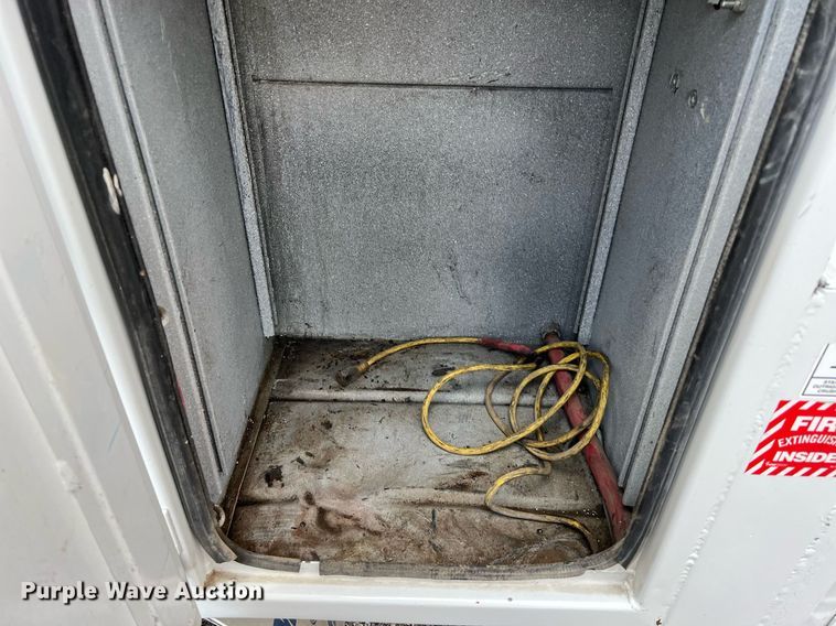 image for item LF9436 2015 Ford F550 Super Duty  utility / service truck