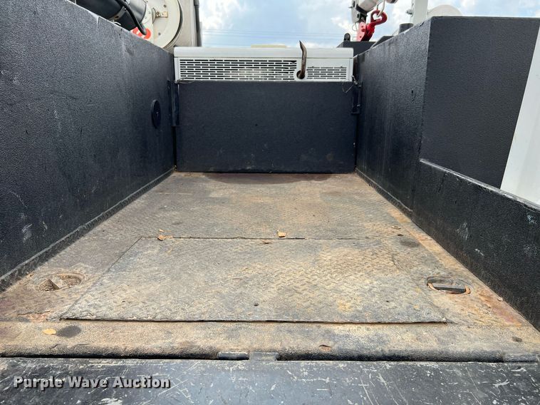 image for item LF9436 2015 Ford F550 Super Duty  utility / service truck