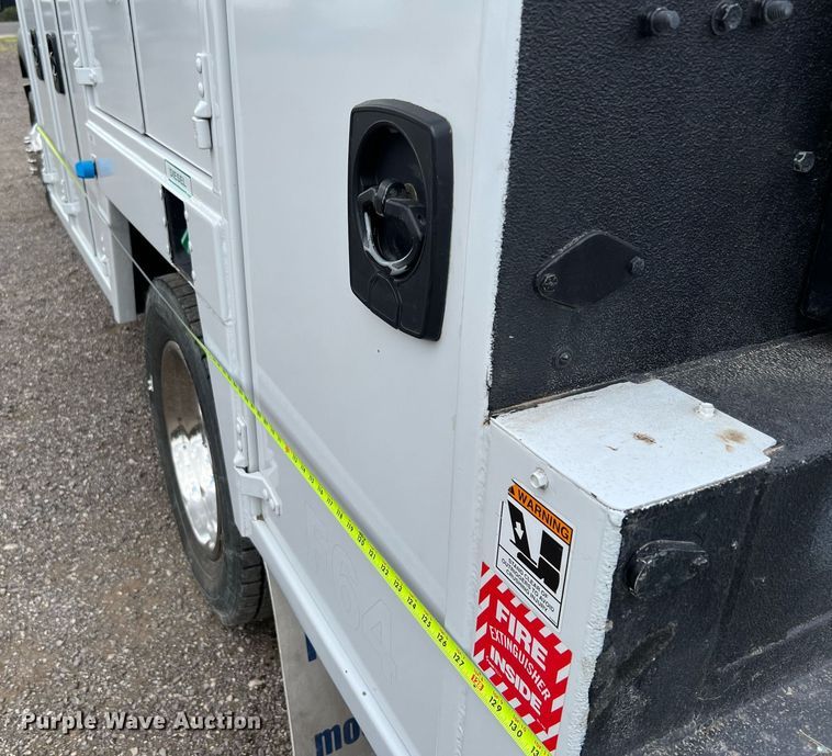 image for item LF9436 2015 Ford F550 Super Duty  utility / service truck