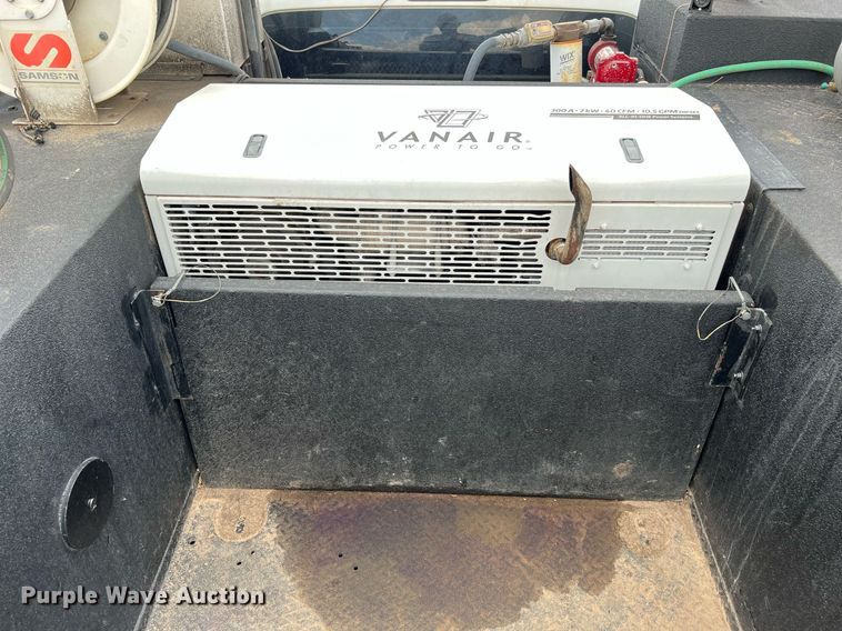 image for item LF9436 2015 Ford F550 Super Duty  utility / service truck