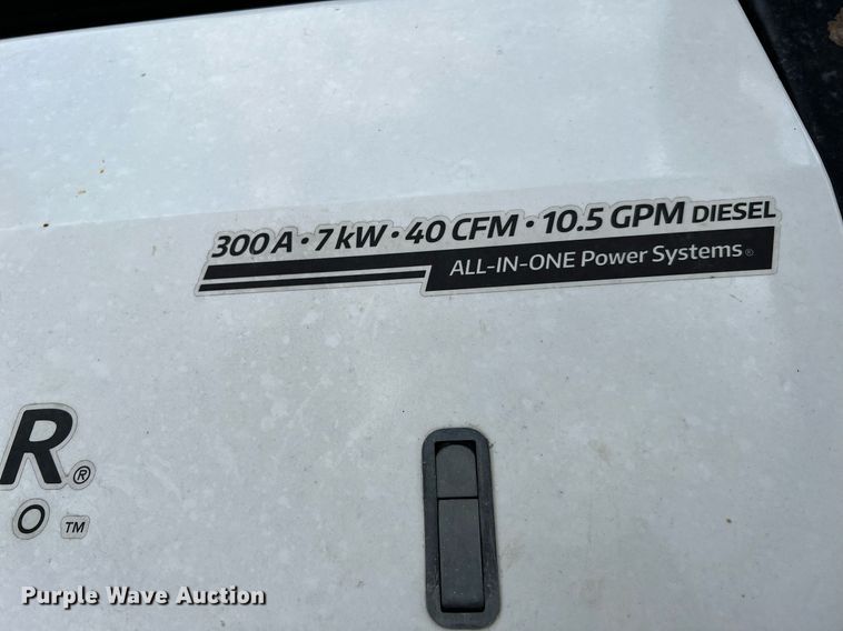 image for item LF9436 2015 Ford F550 Super Duty  utility / service truck