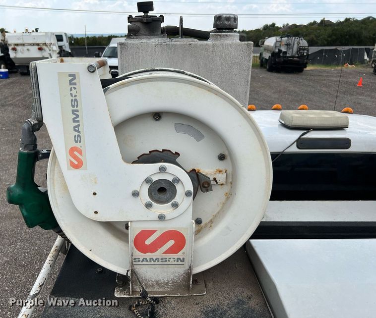 image for item LF9436 2015 Ford F550 Super Duty  utility / service truck