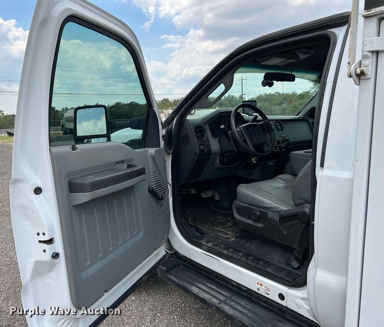 image for item LF9436 2015 Ford F550 Super Duty  utility / service truck