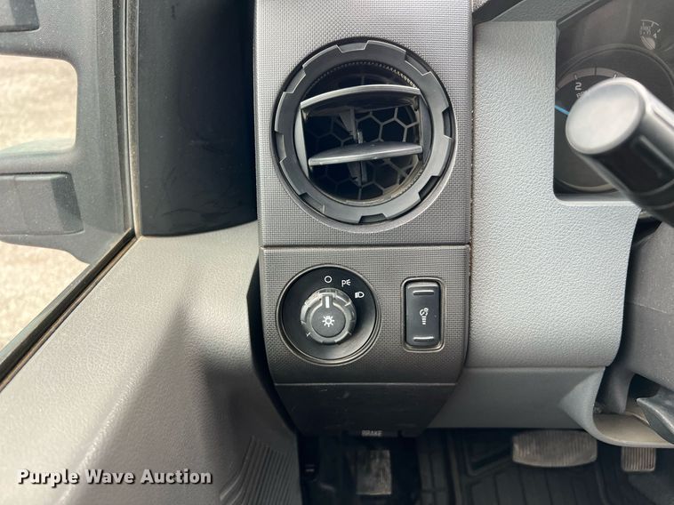 image for item LF9436 2015 Ford F550 Super Duty  utility / service truck