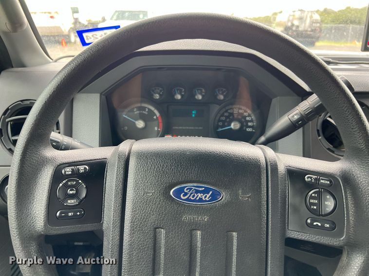 image for item LF9436 2015 Ford F550 Super Duty  utility / service truck