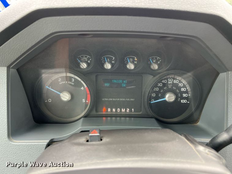 image for item LF9436 2015 Ford F550 Super Duty  utility / service truck