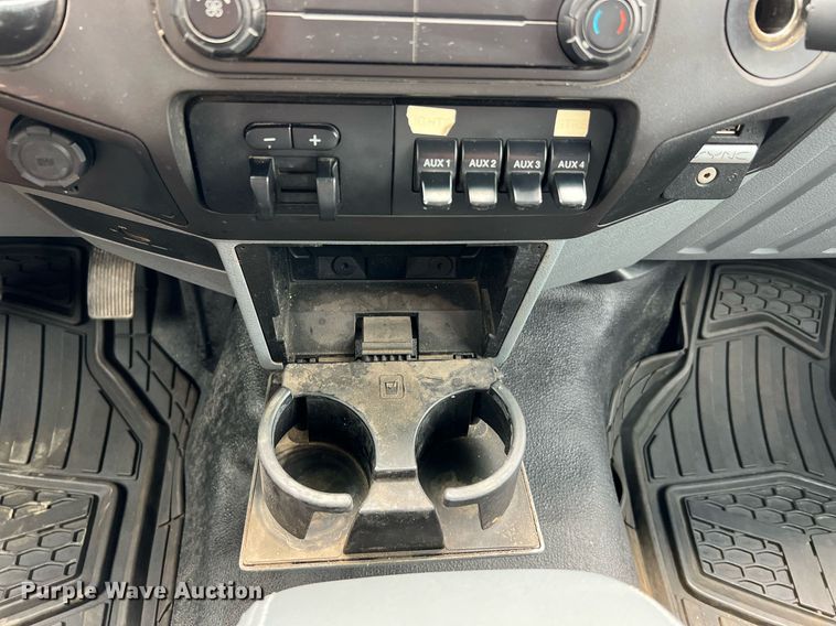 image for item LF9436 2015 Ford F550 Super Duty  utility / service truck