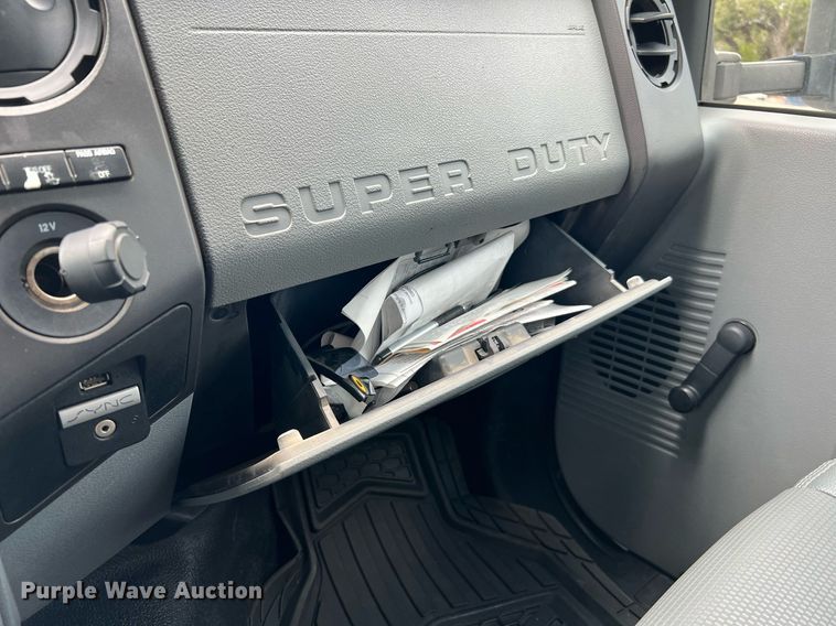 image for item LF9436 2015 Ford F550 Super Duty  utility / service truck