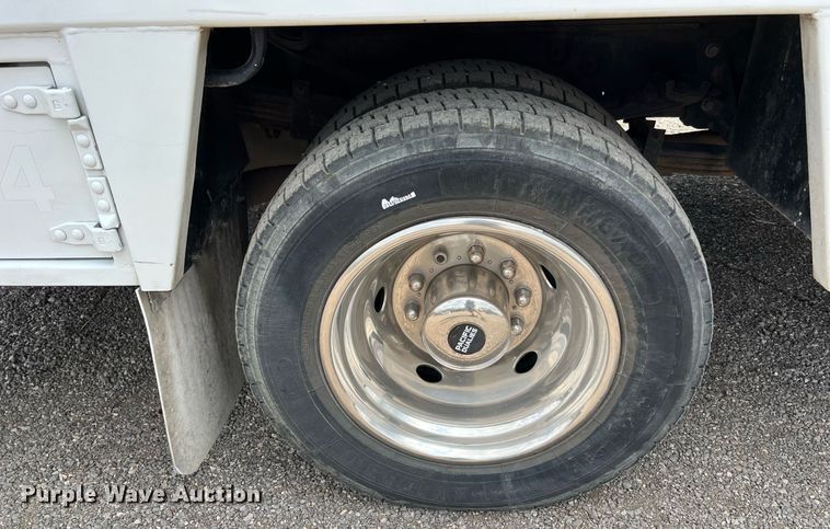 image for item LF9436 2015 Ford F550 Super Duty  utility / service truck