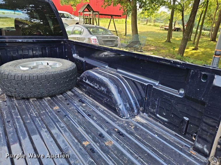 image for item LM9124 2005 GMC Sierra 1500  Ext. Cab pickup truck