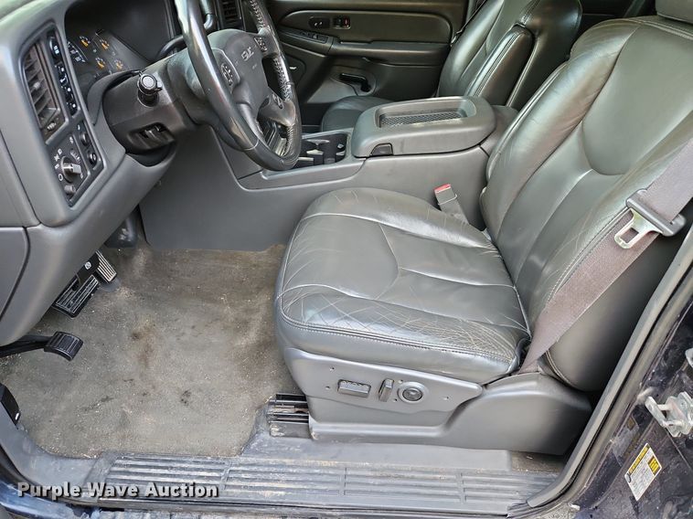 image for item LM9124 2005 GMC Sierra 1500  Ext. Cab pickup truck