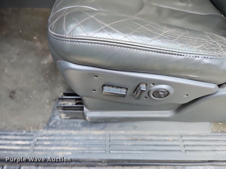 image for item LM9124 2005 GMC Sierra 1500  Ext. Cab pickup truck