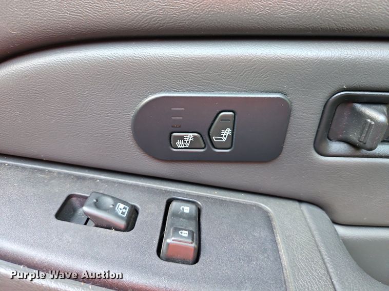 image for item LM9124 2005 GMC Sierra 1500  Ext. Cab pickup truck