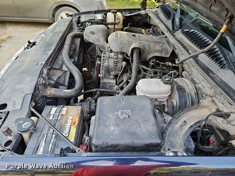 image for item LM9124 2005 GMC Sierra 1500  Ext. Cab pickup truck