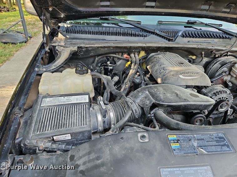 image for item LM9124 2005 GMC Sierra 1500  Ext. Cab pickup truck