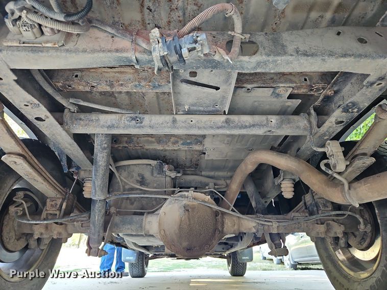 image for item LM9124 2005 GMC Sierra 1500  Ext. Cab pickup truck