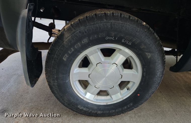 image for item LM9124 2005 GMC Sierra 1500  Ext. Cab pickup truck