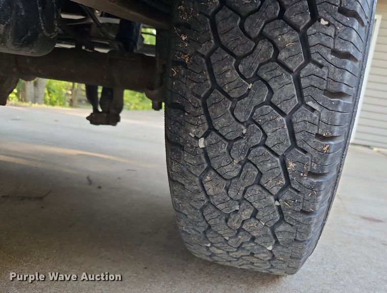 image for item LM9124 2005 GMC Sierra 1500  Ext. Cab pickup truck