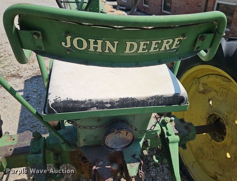 image for item LM9129 1950 John Deere B  tractor