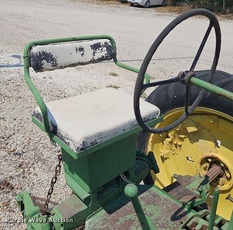 image for item LM9129 1950 John Deere B  tractor