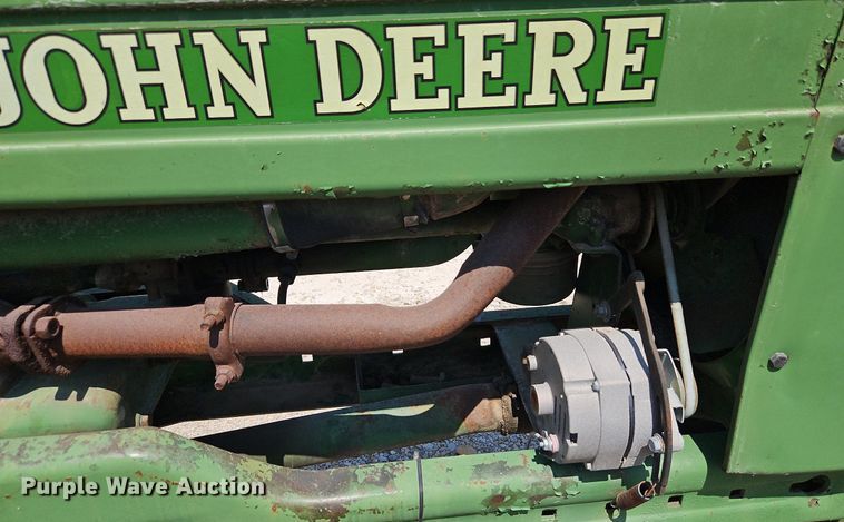 image for item LM9129 1950 John Deere B  tractor