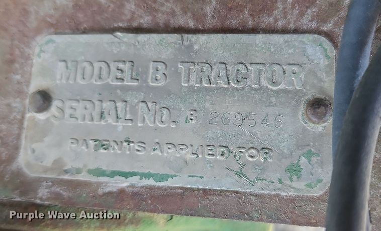 image for item LM9129 1950 John Deere B  tractor