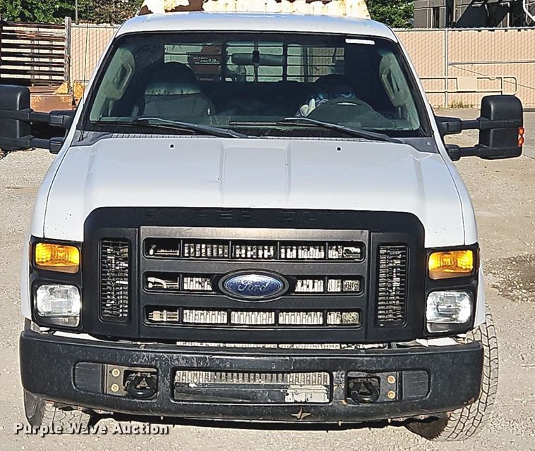 image for item LM9131 2009 Ford F350 Super Duty XL  SuperCab utility bed pickup truck