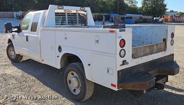image for item LM9131 2009 Ford F350 Super Duty XL  SuperCab utility bed pickup truck