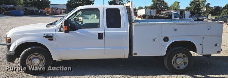 image for item LM9131 2009 Ford F350 Super Duty XL  SuperCab utility bed pickup truck