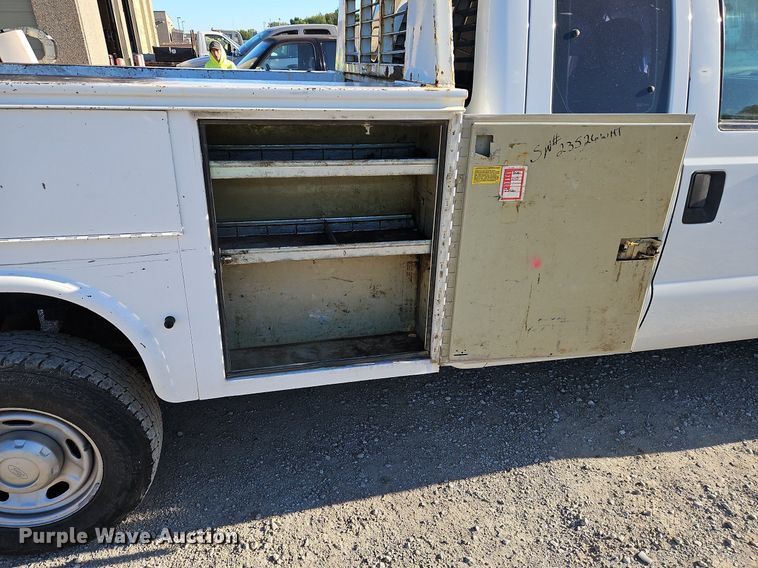 image for item LM9131 2009 Ford F350 Super Duty XL  SuperCab utility bed pickup truck