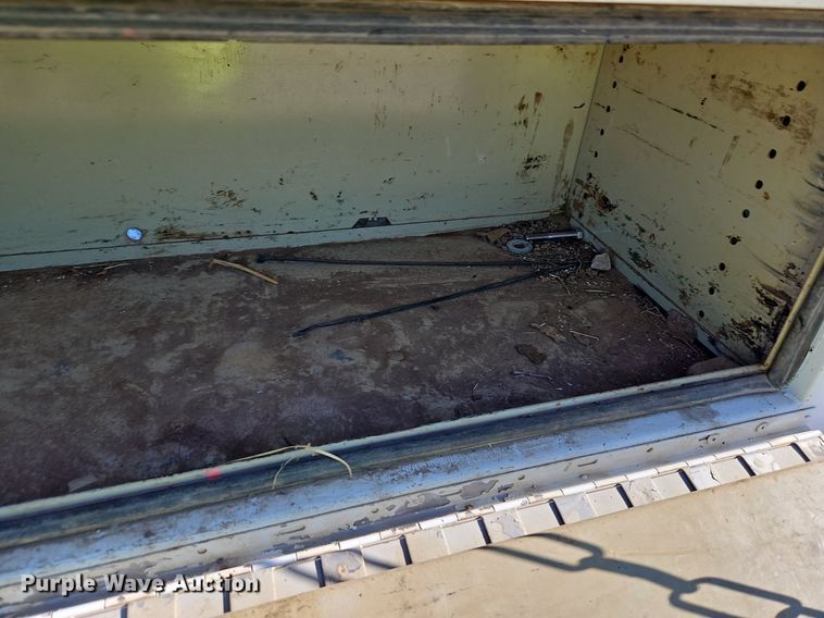 image for item LM9131 2009 Ford F350 Super Duty XL  SuperCab utility bed pickup truck